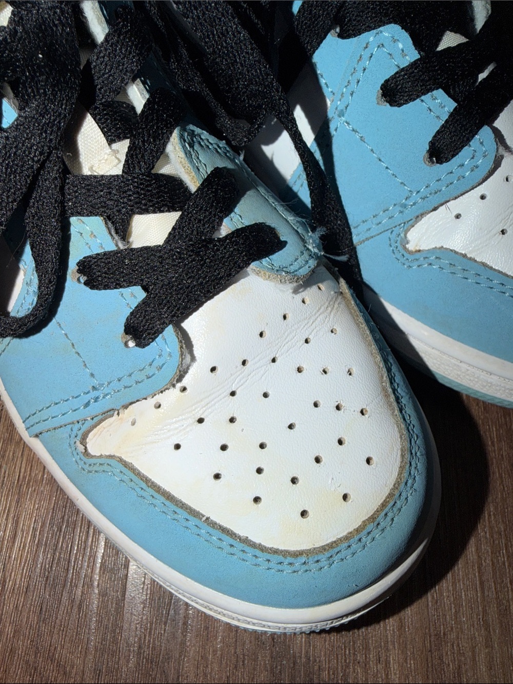 Nike Jordan 1s Kids University Blues size 3Y - Picture 2 of 8